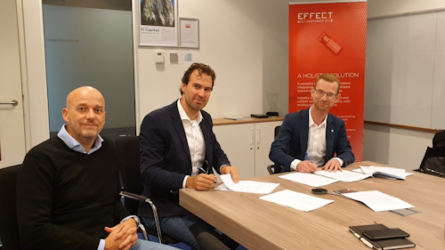 Left to right, Boudewijn Docter, CTO EFFECT Photonics; Dennis Maas, CFO EFFECT Photonics; and Joachim de Sterke, CFO PhotonDelta at EFFECT Photonics headquarters in Eindhoven.