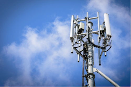 5G Wireless Fronthaul: Achieving the Benefits of C-RAN and CPRI with 100 Gbps Optical Connectivity