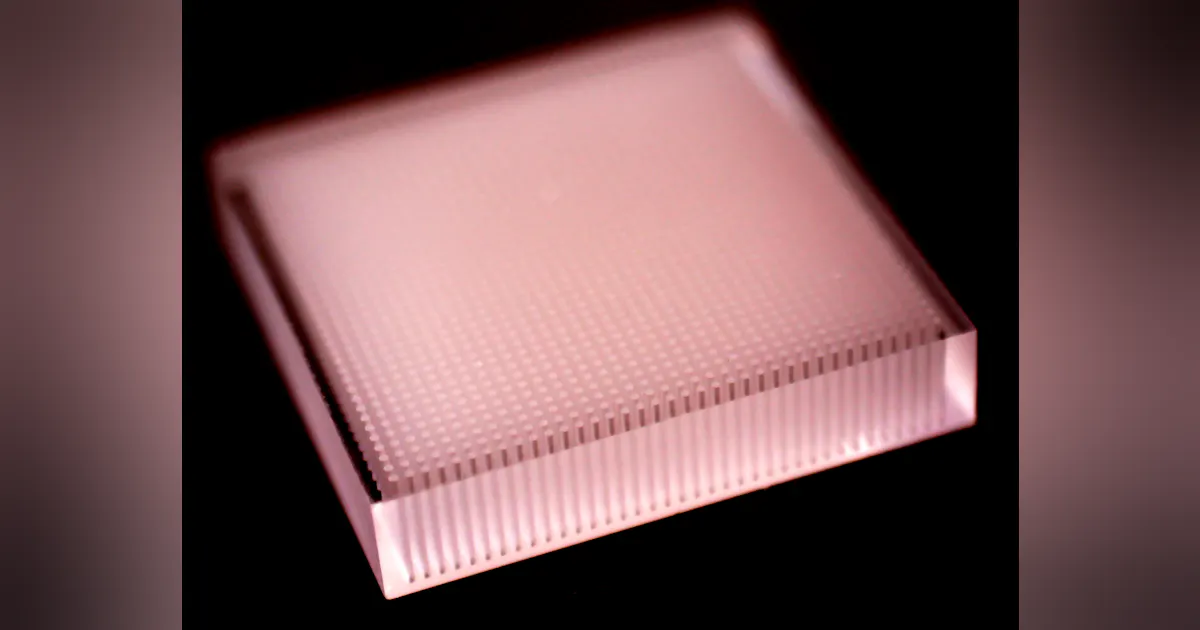 Opt Array Optoscribe offers OptoArray fiber alignment arrays | Lightwave Online