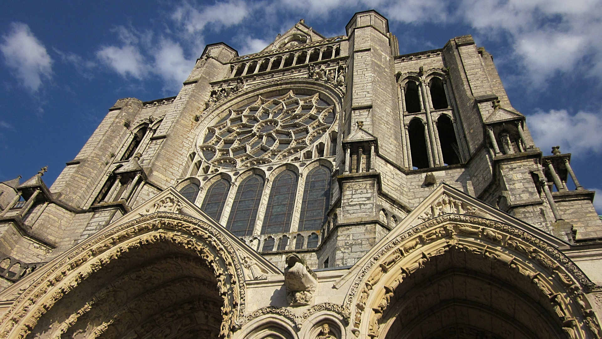 Chartres Cathedral 1120139 1920 5ea6fd0330e89