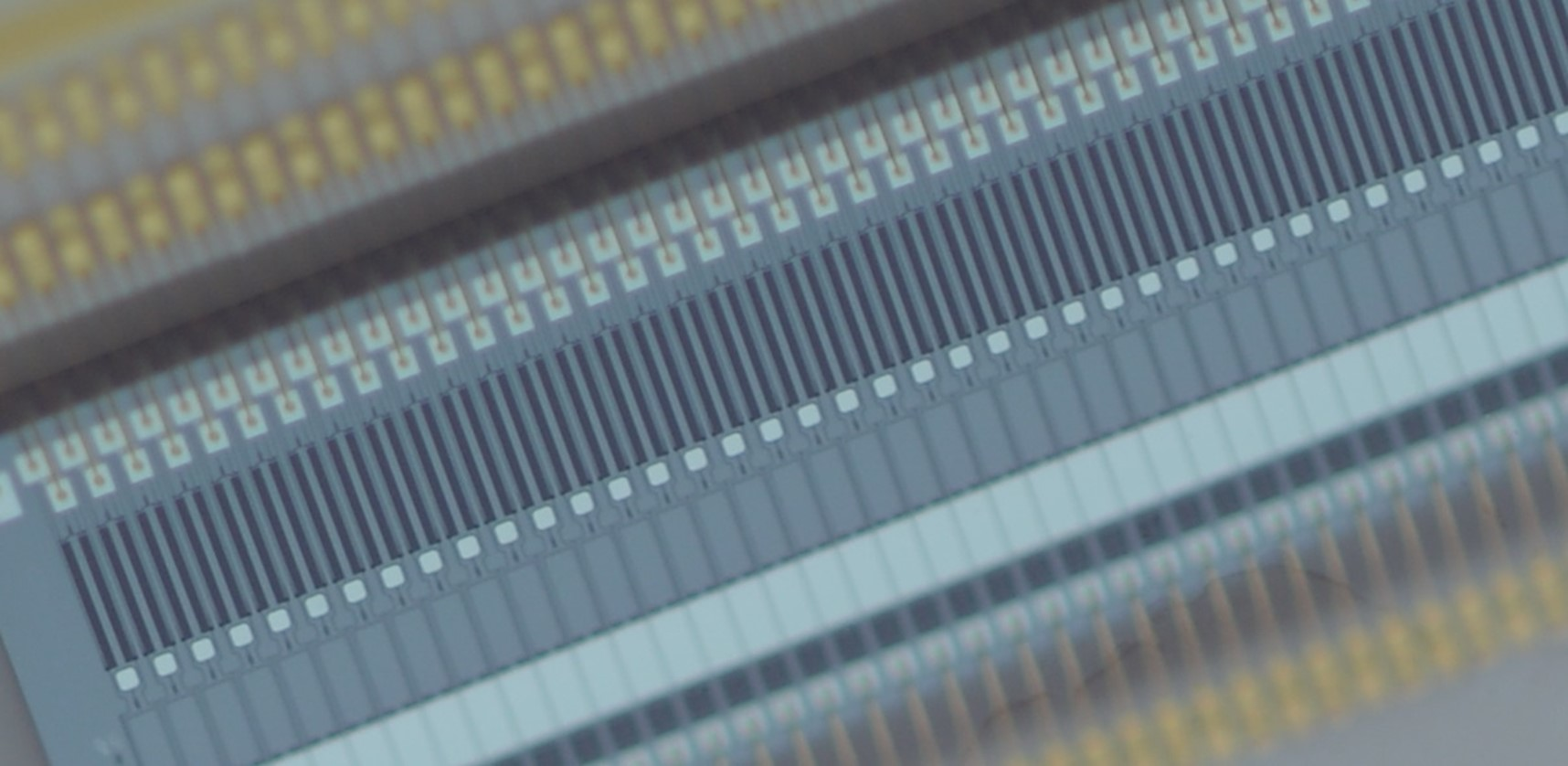 Figure 2. High-fill-factor MEMS mirror array chip for NxM WSS.