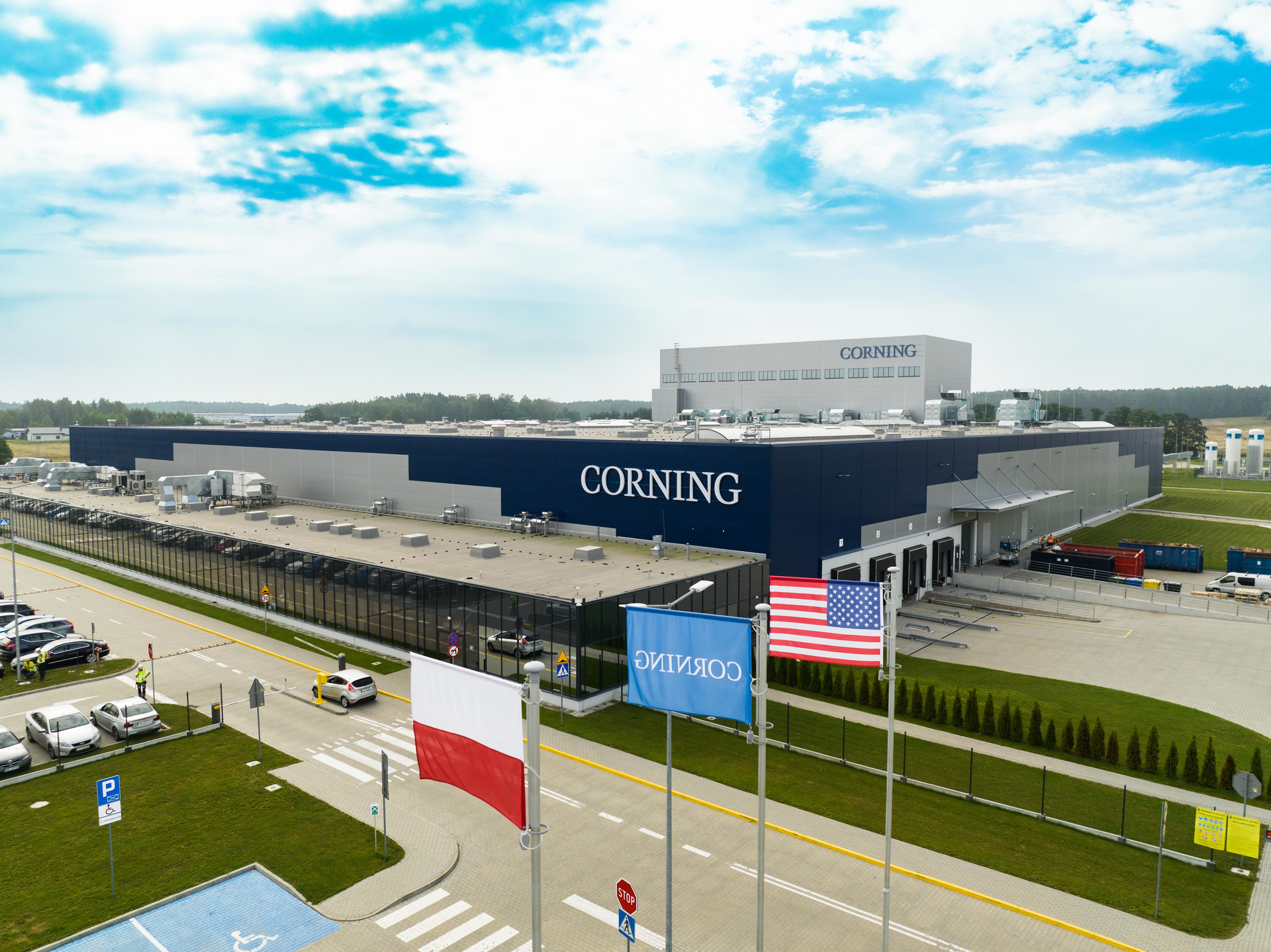 Corning has opened a new fiber manufacturing facility in Mszczon&oacute;w, Poland.
