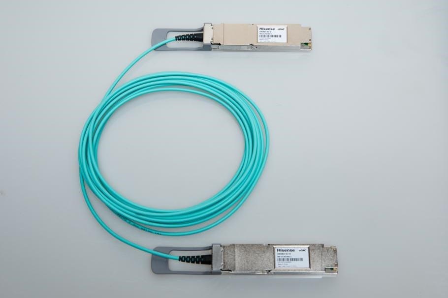 The Optical Direct Attach Cable (oDAC) offers 100 Gbps per lane while obviating the need for a DSP and CDR.