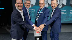 Representatives of DE-CIX and Nokia celebrate the opening of DE-CIX's newest internet exchange in Finland.