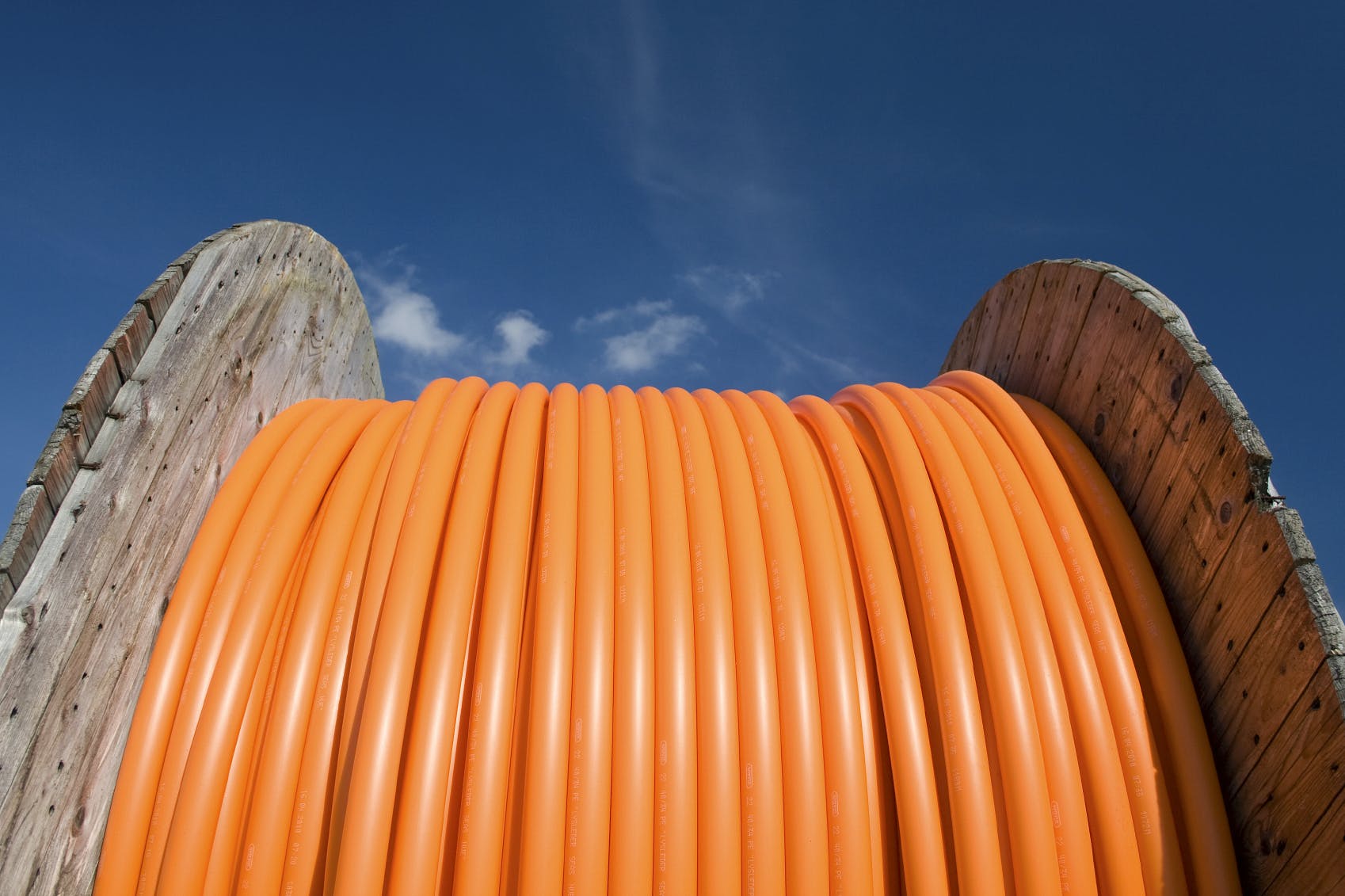 Arcadian Infracom and the California Department of Technology expand middle mile fiber pact.