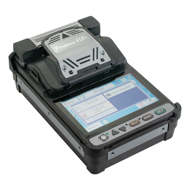 The 41S+ is a fully ruggedized, two camera, active cladding alignment fusion splicer featuring Fujikura's Active Fusion Control (AFC) technology.