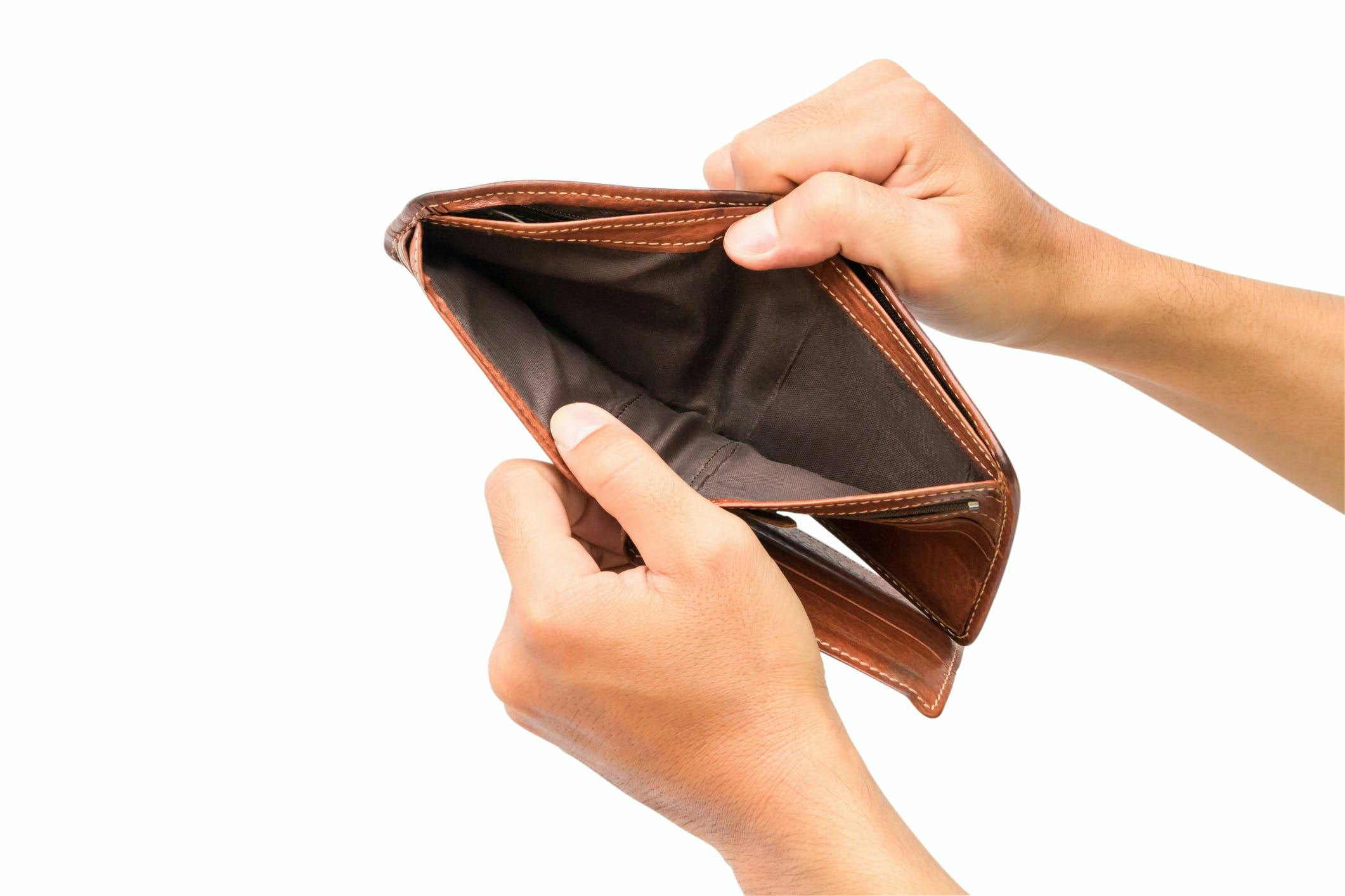 Broadband access equipment spending drops to $4.1B in Q3, according to Dell'Oro's latest report.