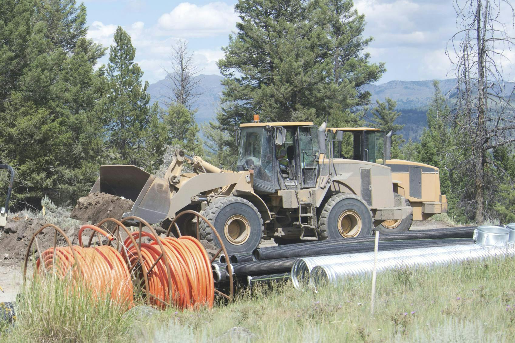 Frontier wins $24.7M grant to extend fiber broadband to rural Illinois communities.