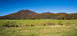 Peaks of Otter, Bedford County, Virginia, USA Peaks of Otter, Bedford County, Virginia, USA