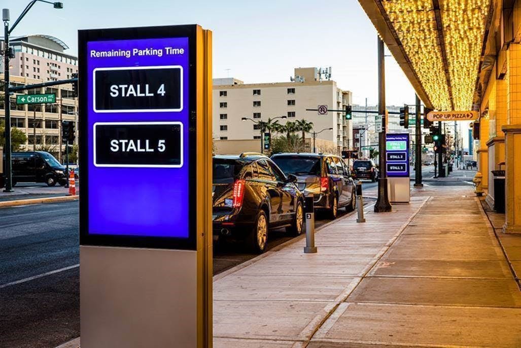 The goal of the Las Vegas pilot is to reduce traffic congestion in downtown Las Vegas. Covering six parking spots along the sidewalk adjacent to the 100 block of Main Street are two digital kiosks that utilize video analytics and smart parking technology to better manage active curb loading zones for taxis and rideshares, making conditions safer for visitors and pedestrians.