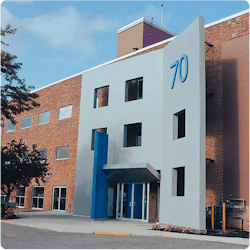 CoreSite's BO1 data center borders Cambridge and the central business district . CoreSite's BO1 data center borders Cambridge and the central business district .